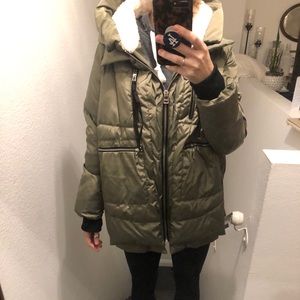 Oprah’s favorite jacket! Army green CI Sono